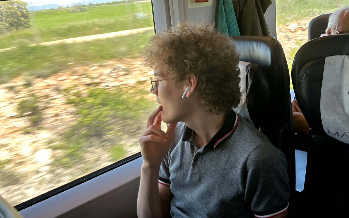 “Ah wis telt tae get oan this train tae see if the Guy wid spot us”